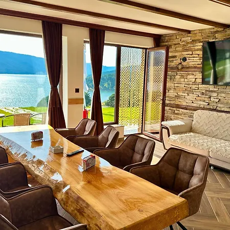 Art Ii Villa *
